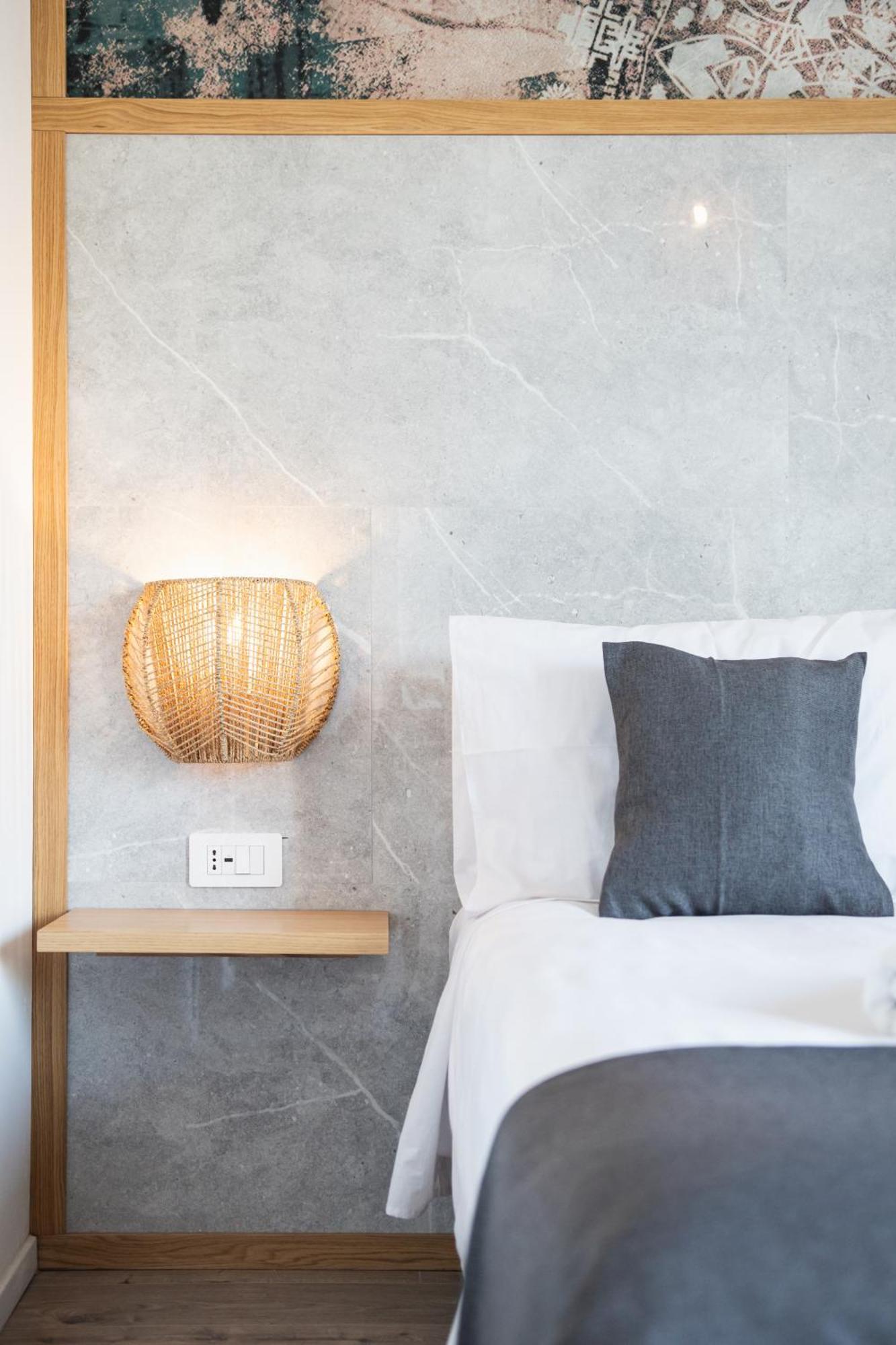 New Elegance Suites Guesthouse Oristano Exterior foto