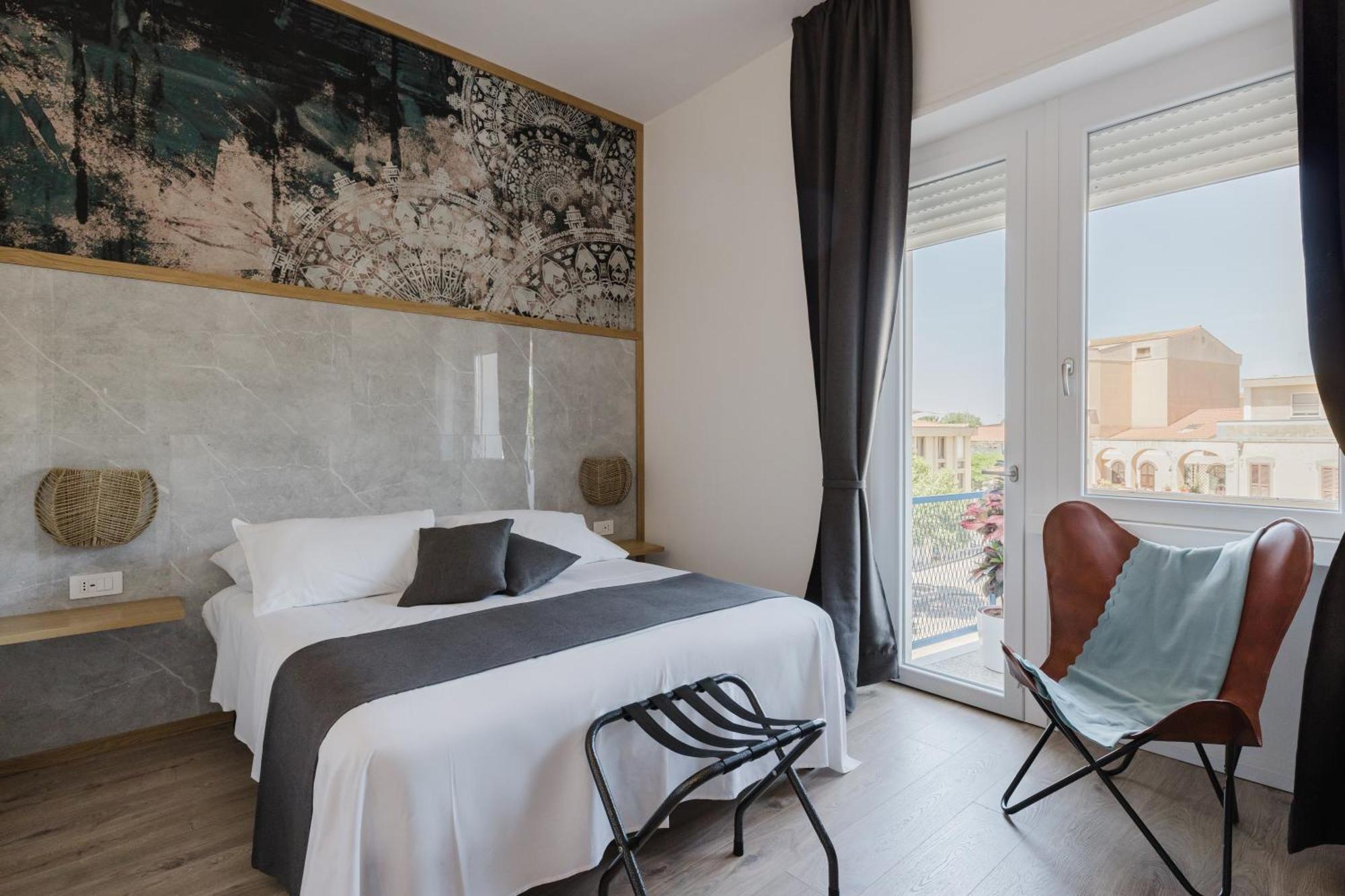 New Elegance Suites Guesthouse Oristano Exterior foto