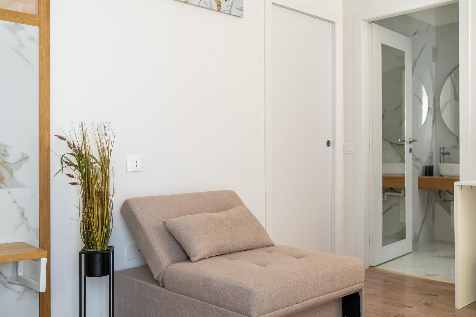 New Elegance Suites Guesthouse Oristano Exterior foto